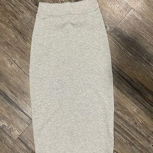 Long gray fitted skirt